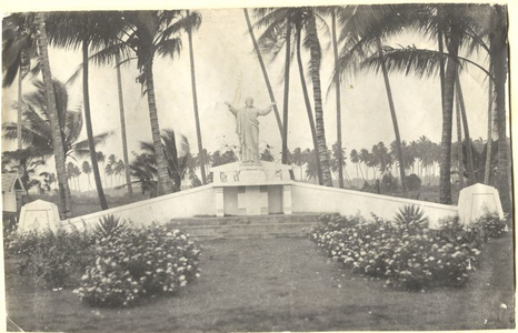 229285 H. Hart-beeld te Merauke (Indonesië), geschonken door de congregatie t.g.v. het 25-jarig jubileum van de missie